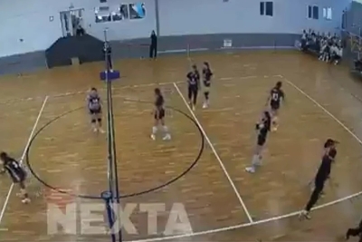 VIDEO Užasne scene: Trener usred utakmice žestoko udario maloljetnu igračicu