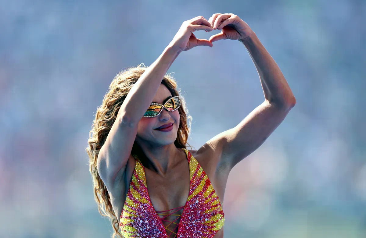 Shakira oduševila na finalu SP: U 50. godini blista, a scenu podijelila s djecom iz Ugande