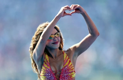 Shakira oduševila na finalu SP: U 50. godini blista, a scenu podijelila s djecom iz Ugande