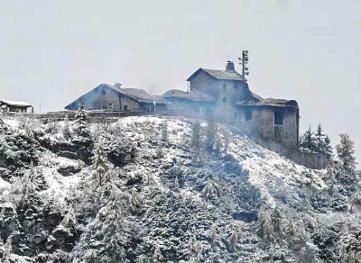 Izgorjelo Hitlerovo „Orlovo gnijezdo“ u bavarskim Alpima