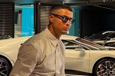 Ronaldo pokazao svoju nevjerojatnu kolekciju automobila, priznao je da je prestao brojiti koliko ih ima!
