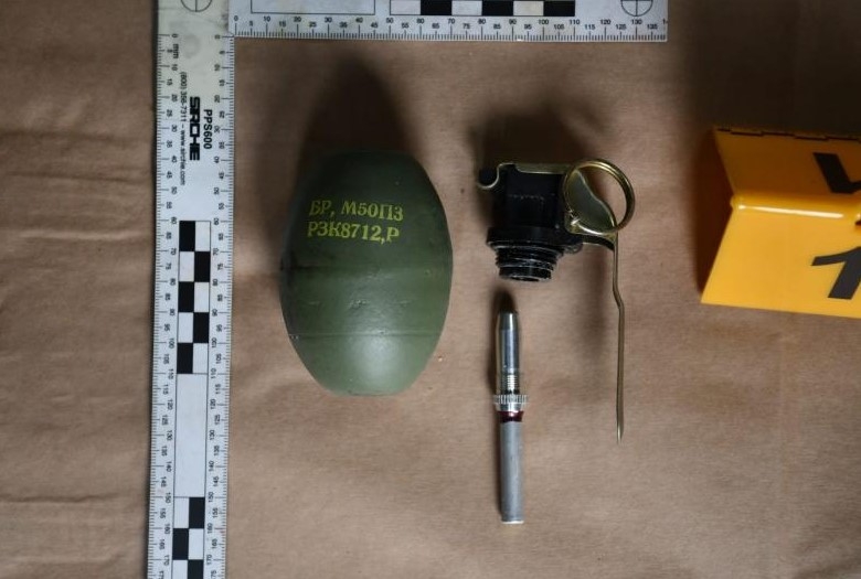 Velika akcija u Sarajevu: Pronađeni heroin, kokain, marihuana, pištolji i ručna bomba
