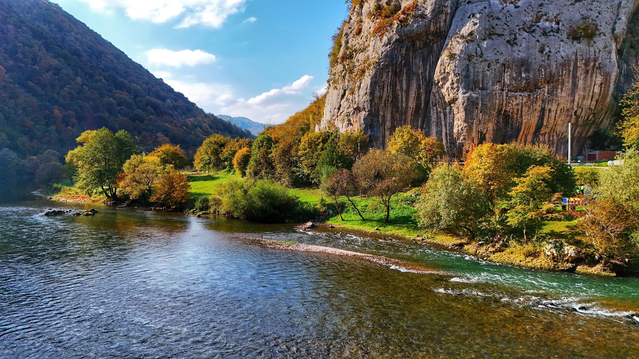 Znate li zašto jesen počinje 23.septembra, a ne 21. kao ostala godišnja doba?