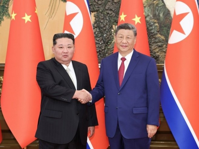 Kineski predsjednik Si doputovao u posjetu Sjevernoj Koreji (VIDEO)