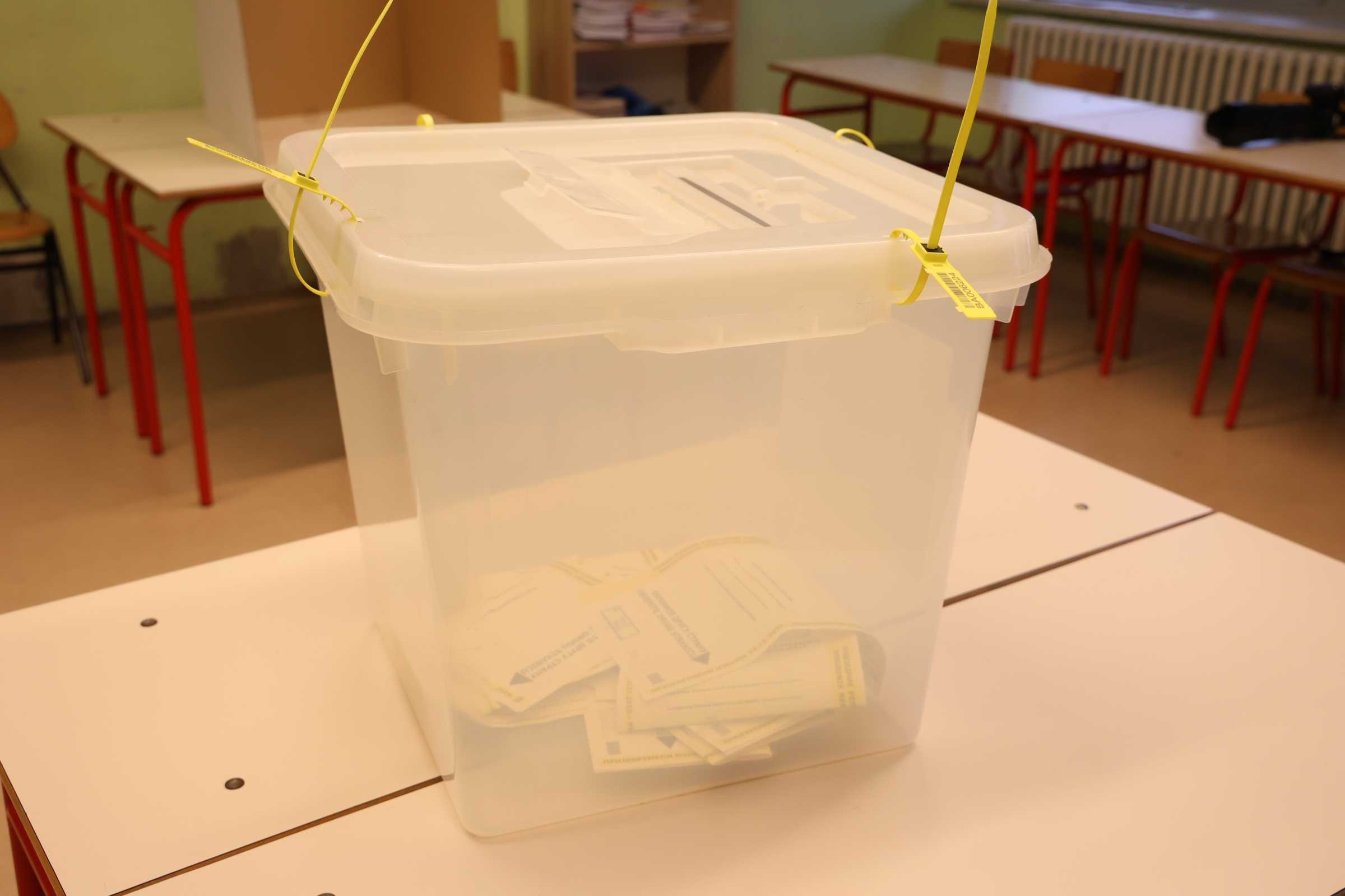 IZDVOJEN NOVAC ZA KAMPANJU Milion maraka iz budžeta ide političkim strankama