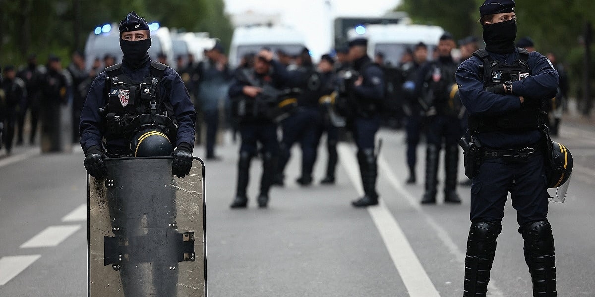 Francuska strahuje od novog haosa: Na ulice izlazi 70.000 policajaca, protesti zakazani u stotinama gradova