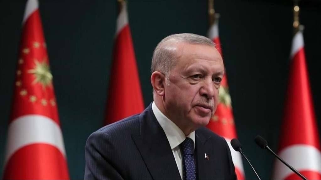 Neobičan poklon iz Ankare: Erdogan liderima NATO-a podijelio revolvere s pravom municijom, Starmer svoj morao ostaviti u Turskoj