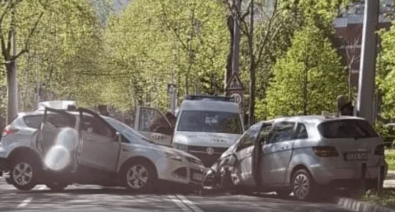 Direktan sudar dva vozila u Sarajevu, među povrijeđenim i beba
