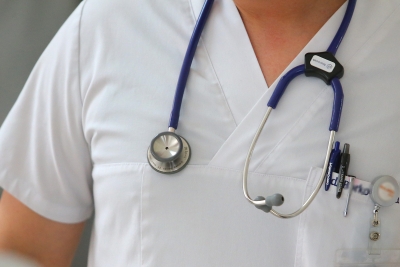 Detalji incidenta u Bihaću: Suprugu političarke iz BiH koji je NEPRIMJERNO DODIRIVAO medicinku sestru (19) sud izrekao mjere zabrane