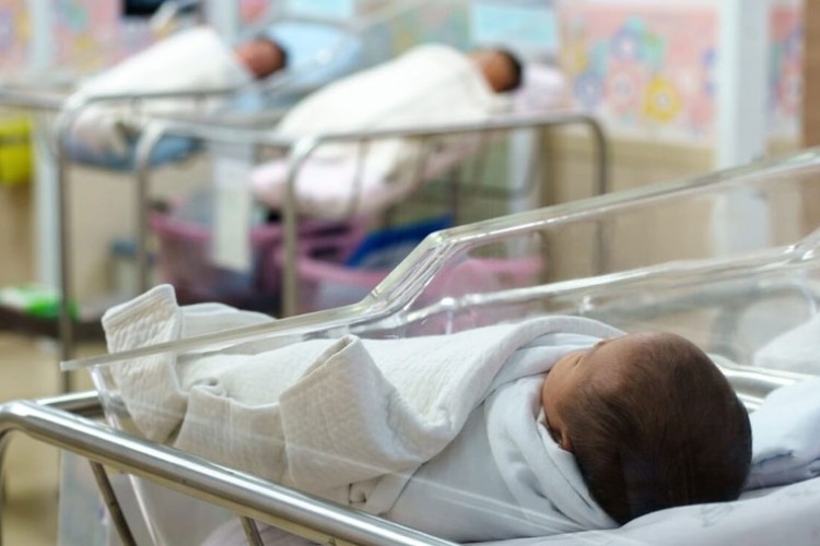 Srećan dan u porodilištima Srpske: Rođeno 20 beba, dječaci brojniji