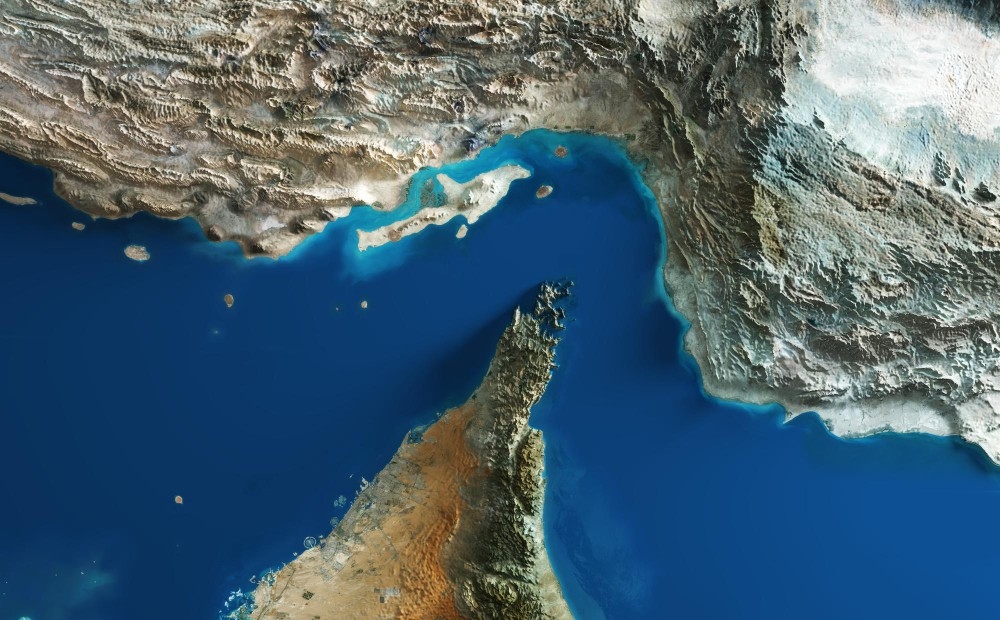 Iran pucao na kontejnerski brod u Hormuškom moreuzu