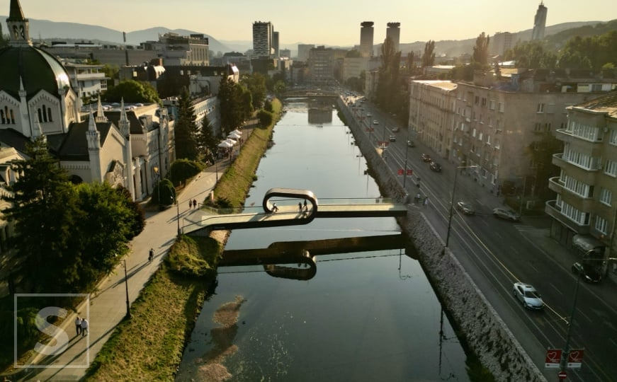 Kao filmska razglednica: Pogled iz zraka na zalazak sunca u Sarajevu će vas oduševiti
