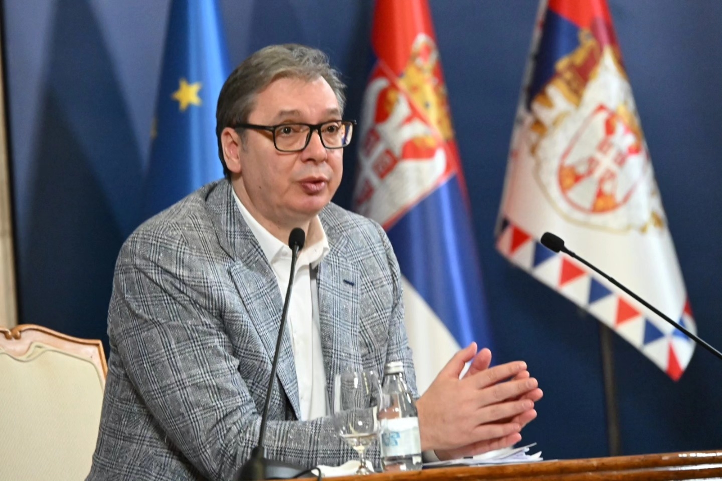 Sarajevo safari | Vučić se (opet) brani: "Uz pomoć umjetne inteligencije nakačili su mi pušku"