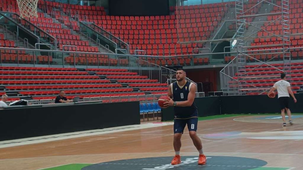 Nurkić dogovorio novi ugovor s Juta Džezom, do ljekarskog i potpisa radi individualno sa Zmajevima