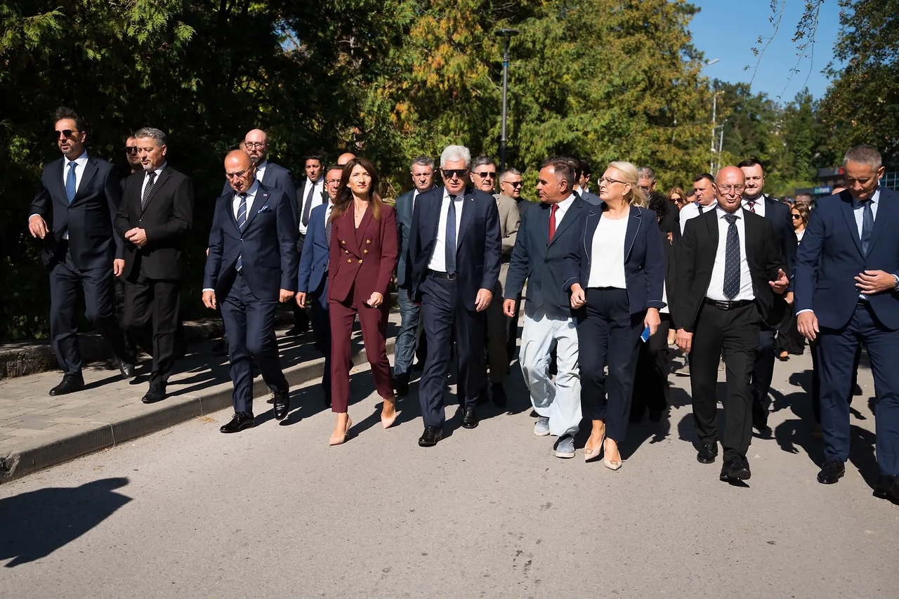 Filipović u Jajcu poručila: „Narod koji je prošao kroz stoljeća ne treba se bojati desetljeća pred nama“