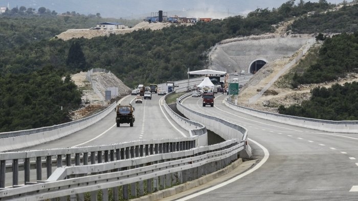 Brojne izmjene u saobraćaju širom BiH: Zatvorene dionice autoceste A1, magla smanjuje vidljivost