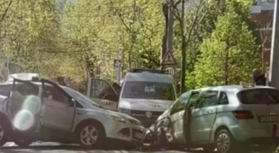 Ауто смрскан: Двоје повријеђених у новој тешкој несрећи