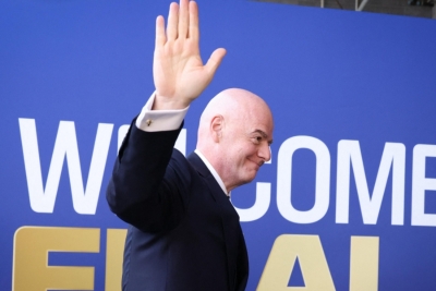 OTKRIVEN NEZAPAMĆEN SKANDAL U FIFA-i: Ogromna isplata Infantino­voj ljubavnici?