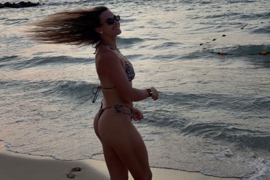 TANGA KUPAĆI, GUZA SIJEVA: Sabalenka žari i pali, objavila je nove vruće fotke sa odmora (FOTO)