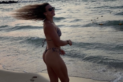 TANGA KUPAĆI, GUZA SIJEVA: Sabalenka žari i pali, objavila je nove vruće fotke sa odmora (FOTO)