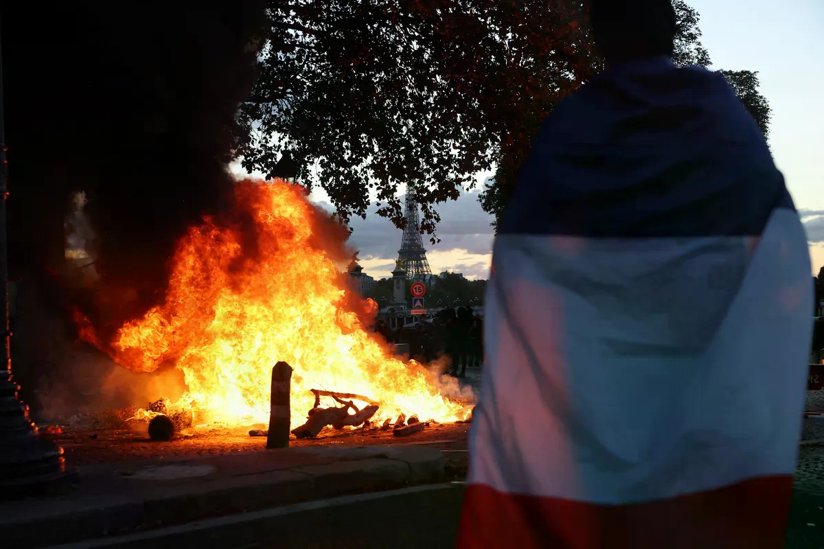Francuski Senat usvojio zakon prema kojem bi demonstranti morali plaćati odštetu za pričinjenu štetu