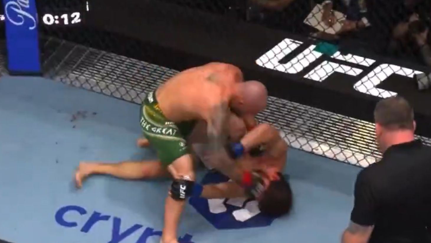 Video / Volkanovski brutalnim nokautom odbranio UFC pojas i izjednačio historijski rekord