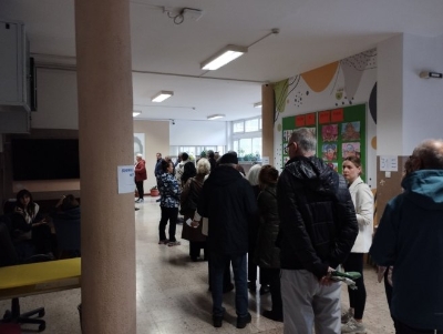 Srbija danas bira - građani glasaju na vanrednim parlamentarnim izborima; Ekipa RTRS-a u Beogradu (FOTO/VIDEO)