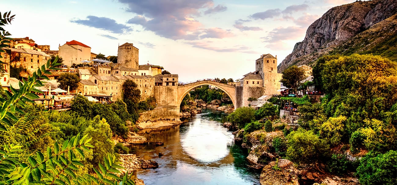 460 godina Starog mosta: Sve njegove uloge - od čuvara historije do modne piste