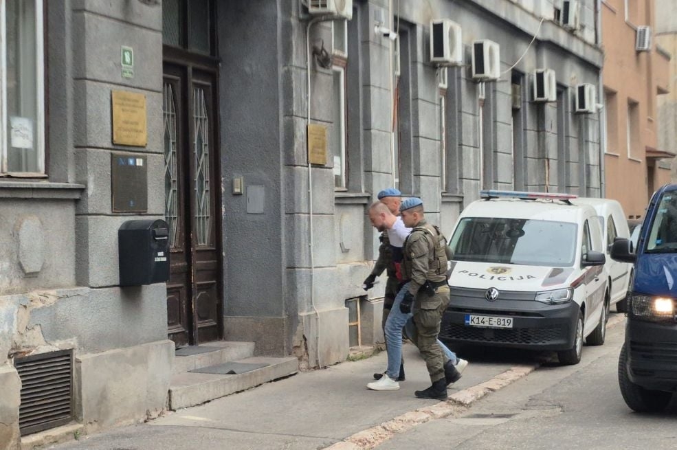 Šokantni detalji iz iskaza osumnjičenog: Nikola je nosio masku Betmena dok je tukao Metanovića