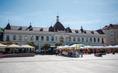 Kreativni kutak u centru grada: Domaći proizvodi i unikatne rukotvorine ispunili Trg slobode