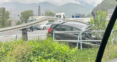FOTO: Saobraćajna nezgoda na M-17, učestvovala dva vozila