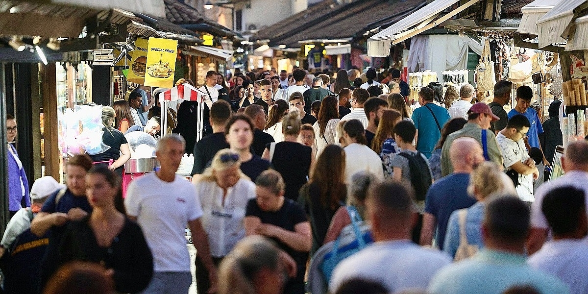 Juli donio rast turističkog prometa u Kantonu Sarajevo: Više od 112 hiljada gostiju i 241 hiljada noćenja