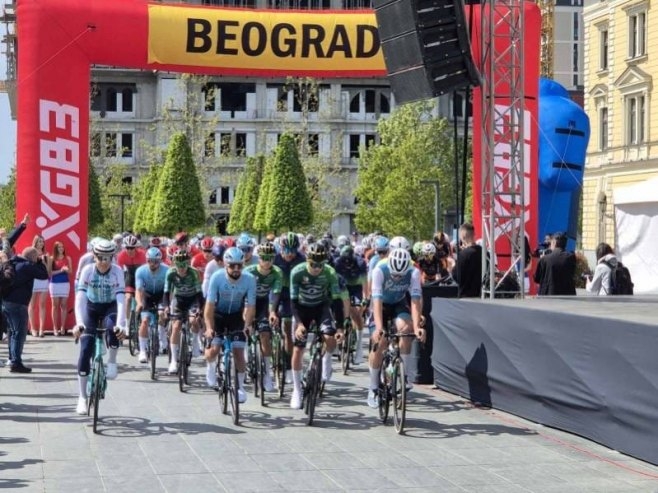 Startovala biciklistička trka "Beograd - Banjaluka"; Prva etapa do Požarevca (FOTO/VIDEO)