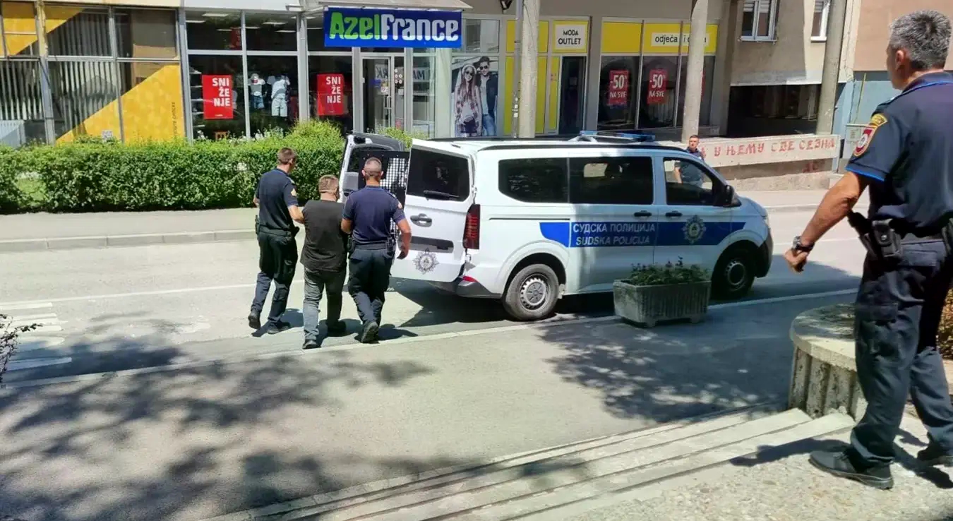 Вуле Арсић спроведен на рочиште у Основни суд у Вишеграду