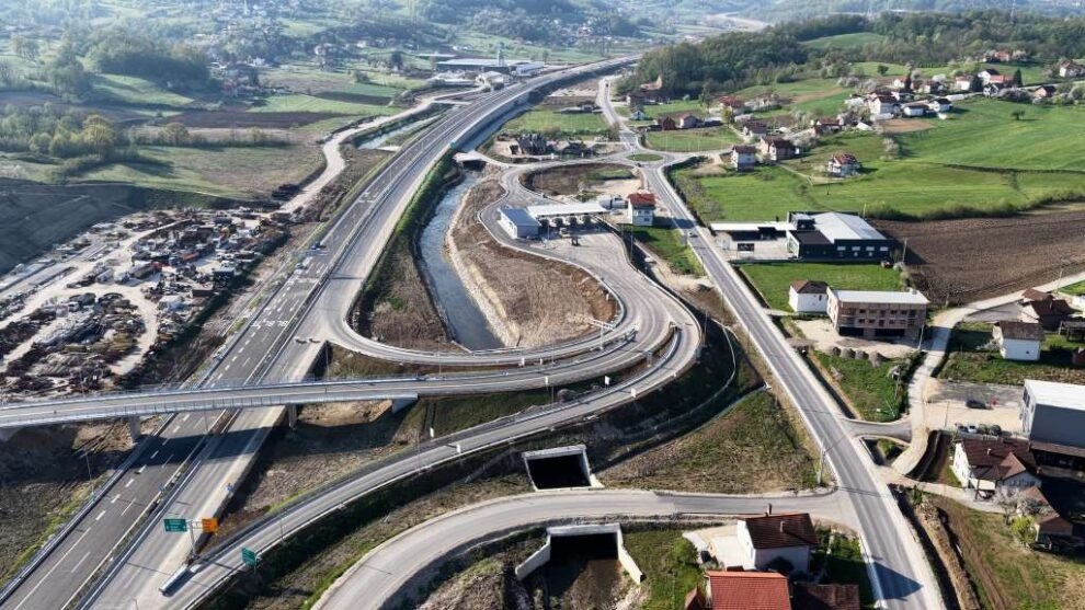 Sedam kilometara koridora Vc kroz Tešanj završeno, na preostalih 21 kilometar prema Zenici radovi stoje
