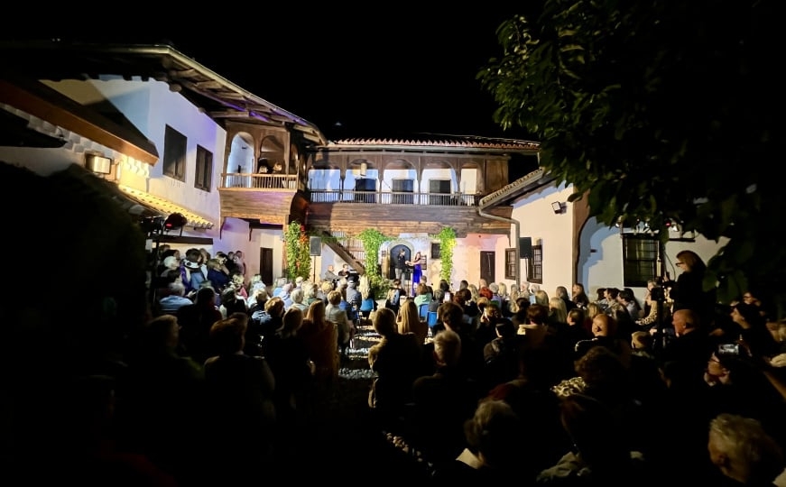Specijalni program NPS "Kultura na ulice!" zatvoren spektakularnim koncertom solista i Hora Opere