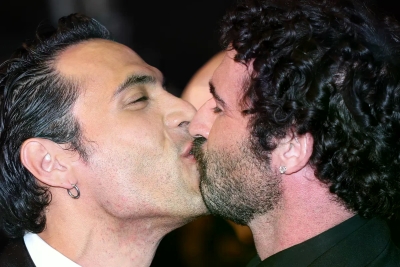 (VIDEO) Gay poljubac na Filmskom festivalu u Cannesu o kojem se priča