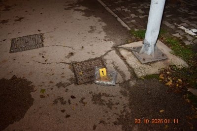 Oglasio se MUP ZDK o hapšenju u Zenici: Vozač Touarega bježao policiji i odbacio kilogram droge, pronađen i pištolj