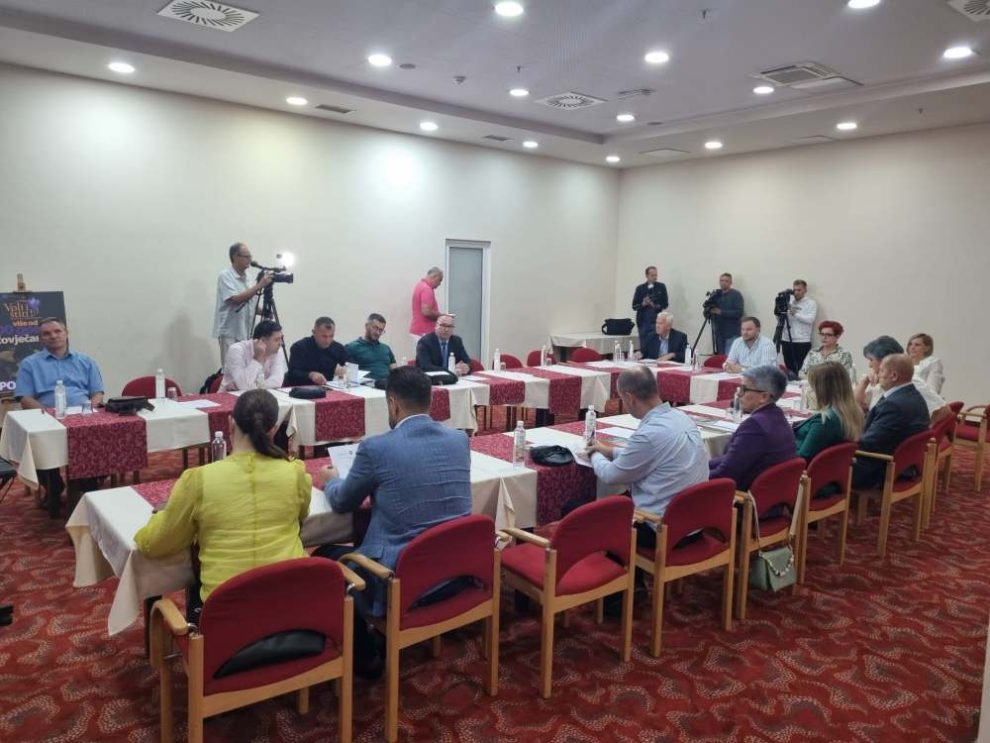 Prvi put u FBiH zdravstveni sektor, pravosuđe i inspekcije za istim stolom o obaveznoj imunizaciji