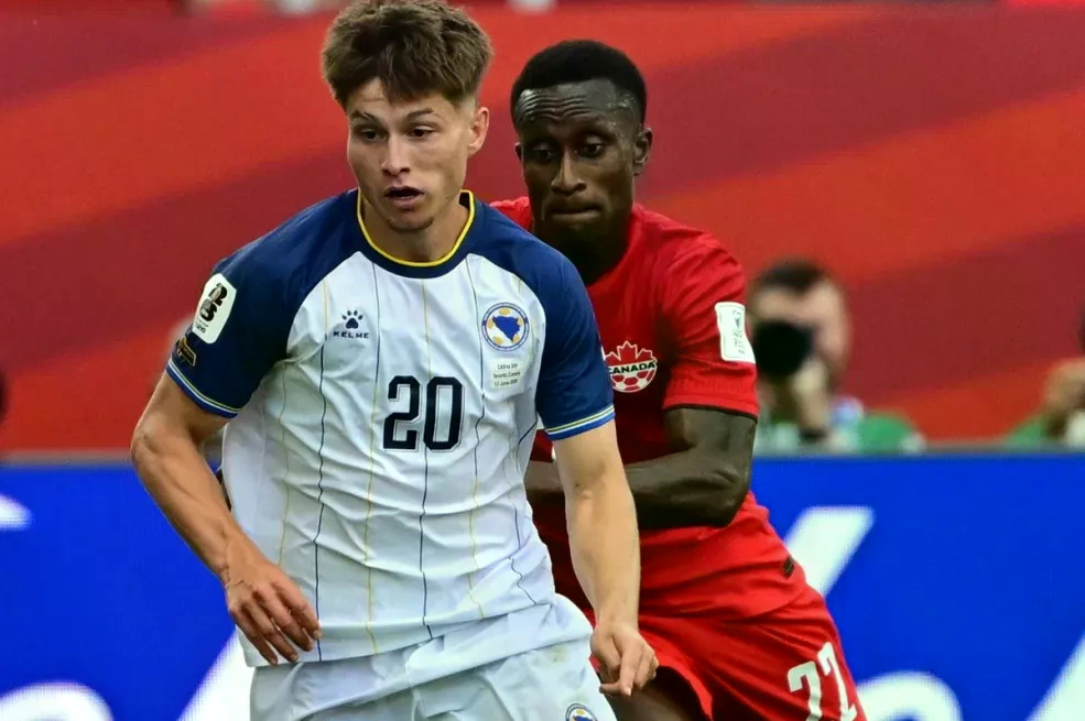 PSV Bajraktarevića drži na klupi, a sad slijedi transfer karijere? Omiljeni Zmaj u centru pažnje