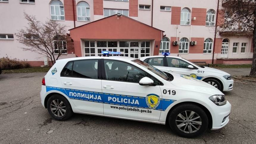 Brčko: Rasvijetljene paljevine vozila, u toku pretresi