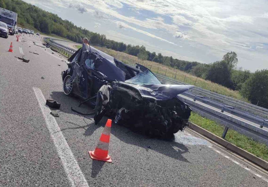 TEŠKA NESREĆA NA AUTOPUTU '9. JANUAR': Povrijeđen vozač iz Sarajeva