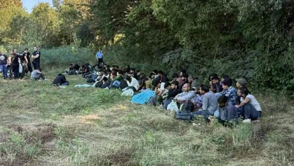 Oko 100 migranata pronađeno kod Gradiške: Među njima osobe sa ožiljcima i tetovažama koje ukazuju na učešće u borbama
