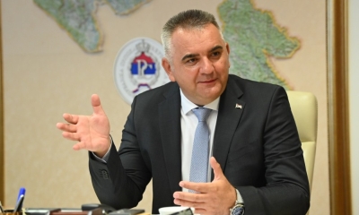 Minić odlučno: Nećemo dozvoliti prenos imovine i promjene obrazovnog sistema