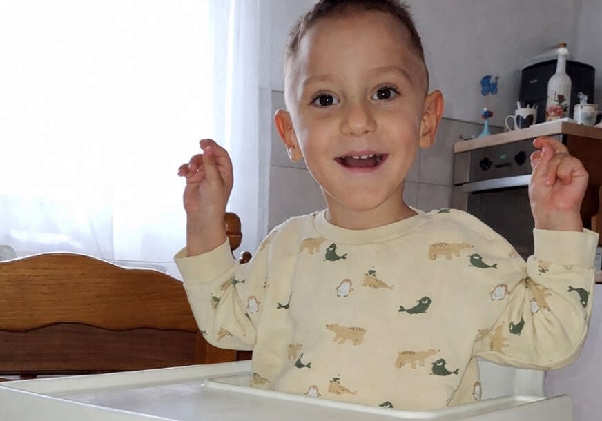 Todor (3) i dalje treba pomoć: Pozivom na broj 17115 donirate dvije KM