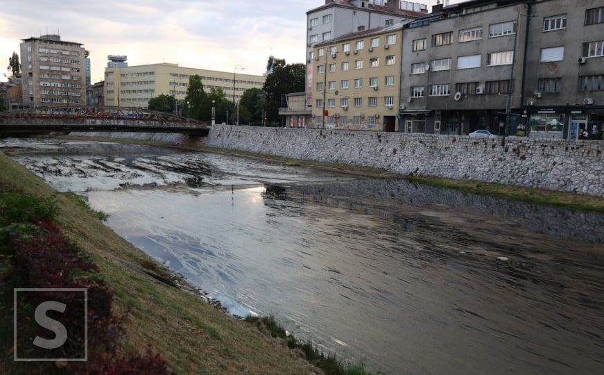 Miljacka skoro pa presušila: Tužni prizori sarajevske rijeke koja je ostala gotovo bez vode