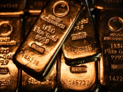 Hormuški moreuz diže inflaciju, zlato gubi zamah