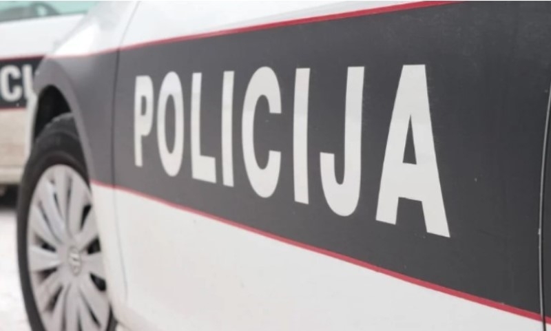 Pijančili ispred manastira, pa napao policajca: “Je**m li vam majku, onaj pop vas je poslao“