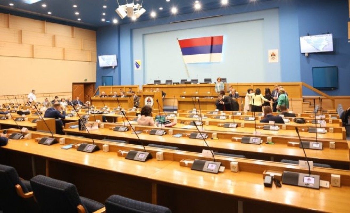 Novi saziv parlamenta Sprske: Ko ostaje, a ko odlazi iz NSRS