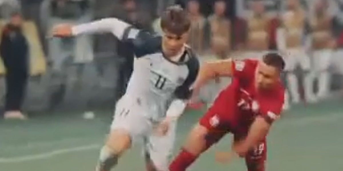 Bajraktarević se s novim brojem na leđima poigravao s Poljacima, pogledajte dribling koji je oduševio bh. navijače